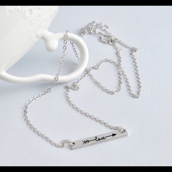 Jewelry - ❌NOT FOR SALE ❌Silver Love arrow necklace 🛍🛍🎉